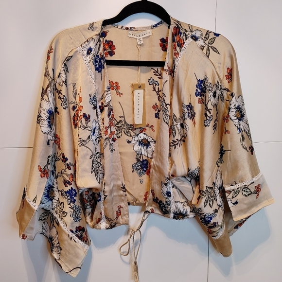 Floral cropped kimono - Picture 5 of 11